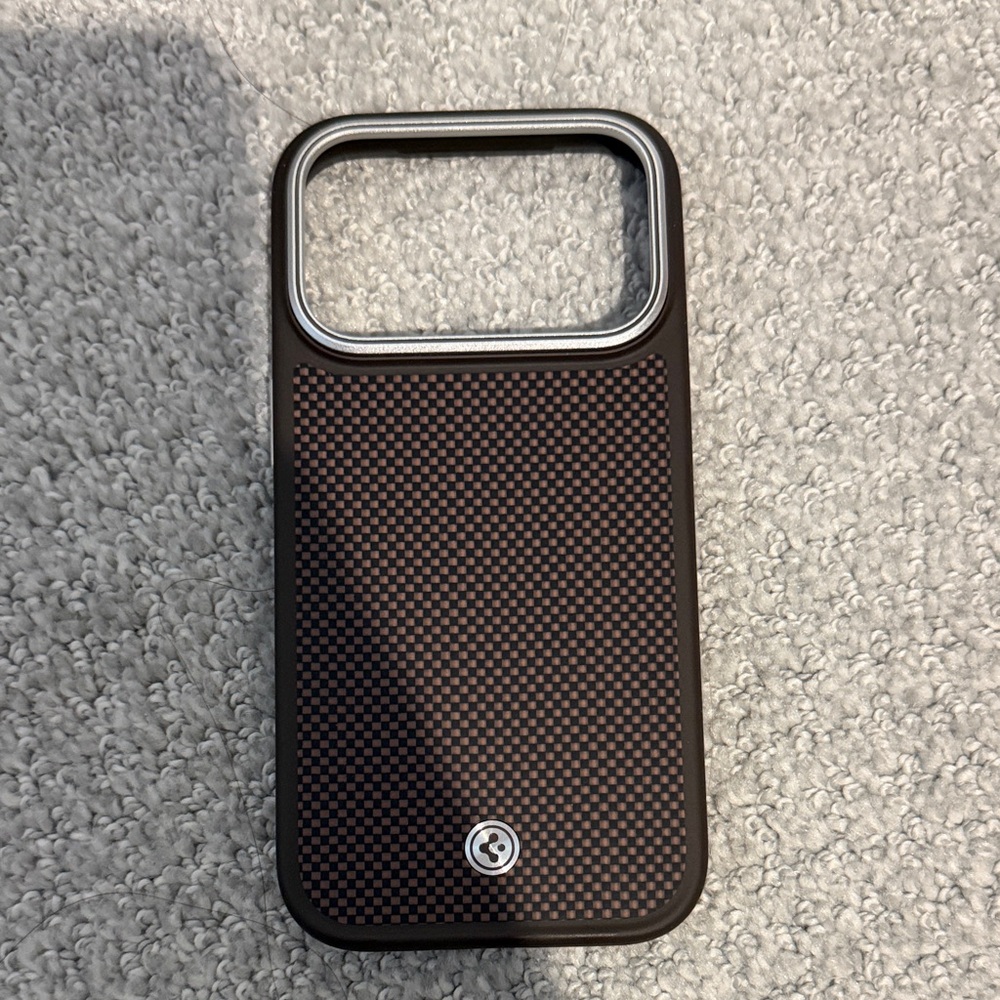 Spigen urban fit T IPhone 17 pro Case